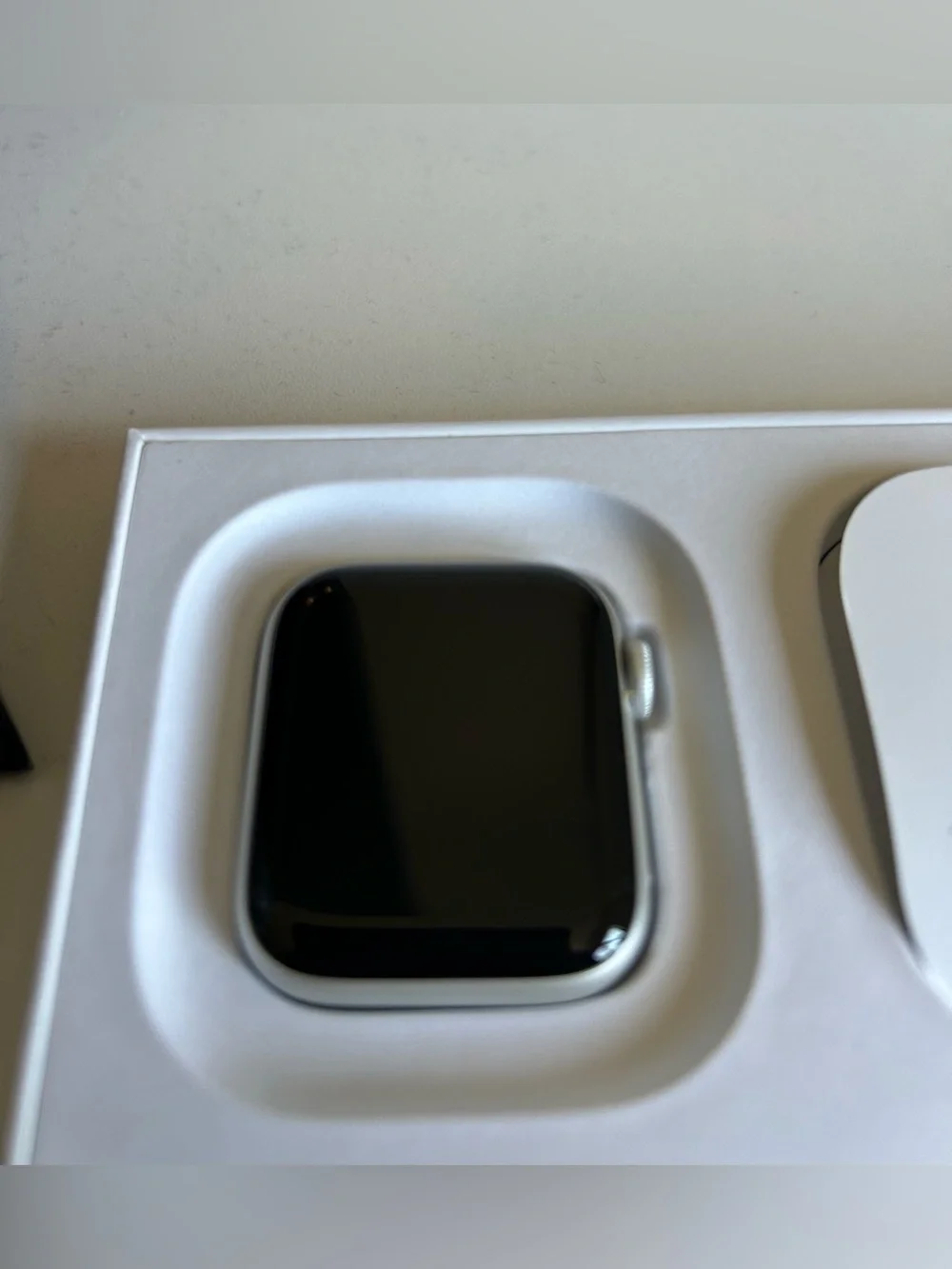 Apple Watch SE 2nd Gen 40mm GPS Silver Aluminum w/ Blue Sport Band – Excellent